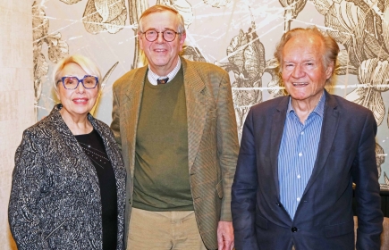 Patrick Louis entouré de Josette Vignat et d'Hervé Le Maout